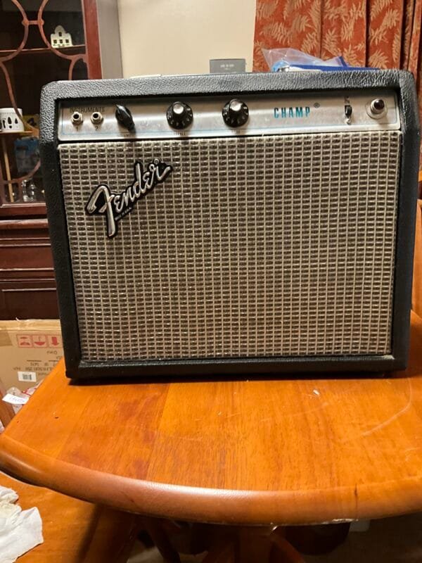 Fender Champ 6-Watt 1x8" Guitar Combo 1970 - 1981 - Silverface