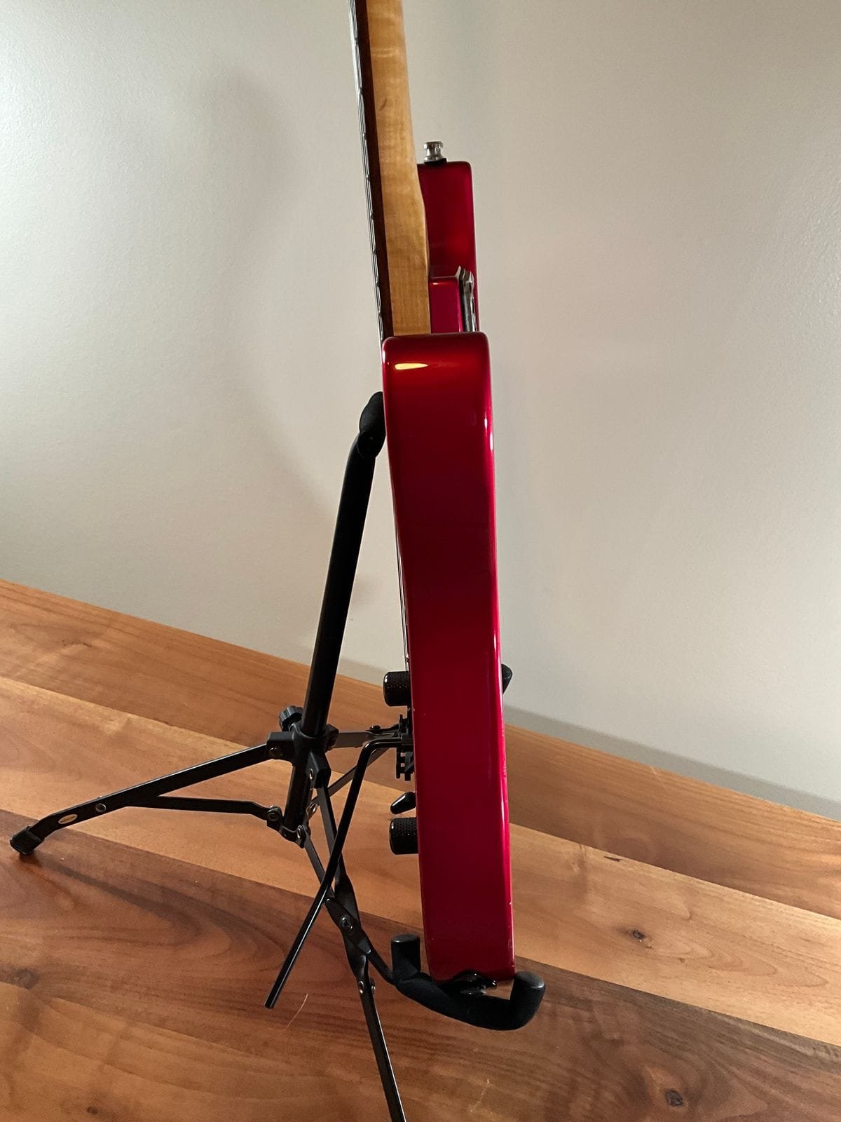 Charvel 375 Deluxe with Rosewood Fretboard 1989 - 1991 - Magenta - Image 18