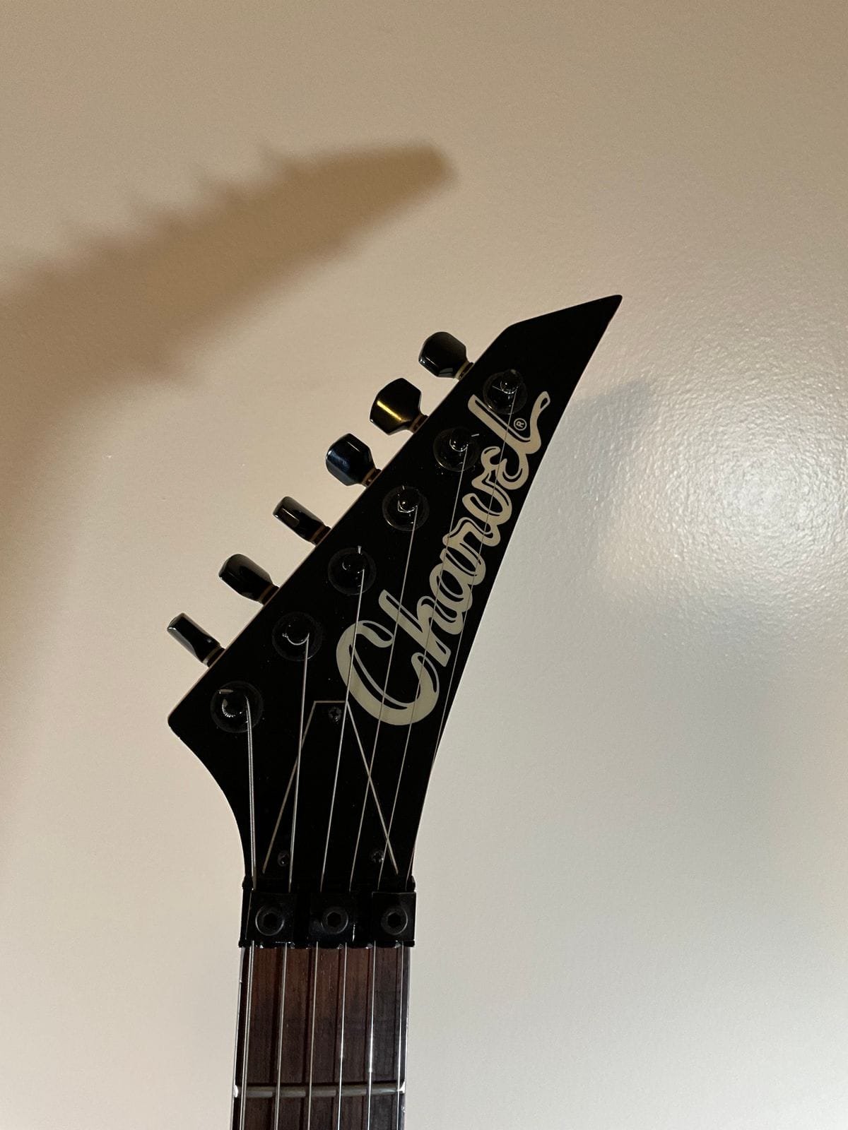 Charvel 375 Deluxe with Rosewood Fretboard 1989 - 1991 - Magenta - Image 5