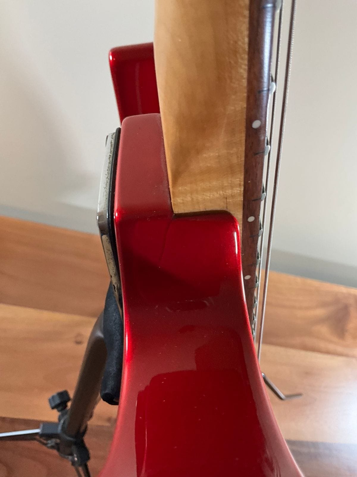 Charvel 375 Deluxe with Rosewood Fretboard 1989 - 1991 - Magenta - Image 7