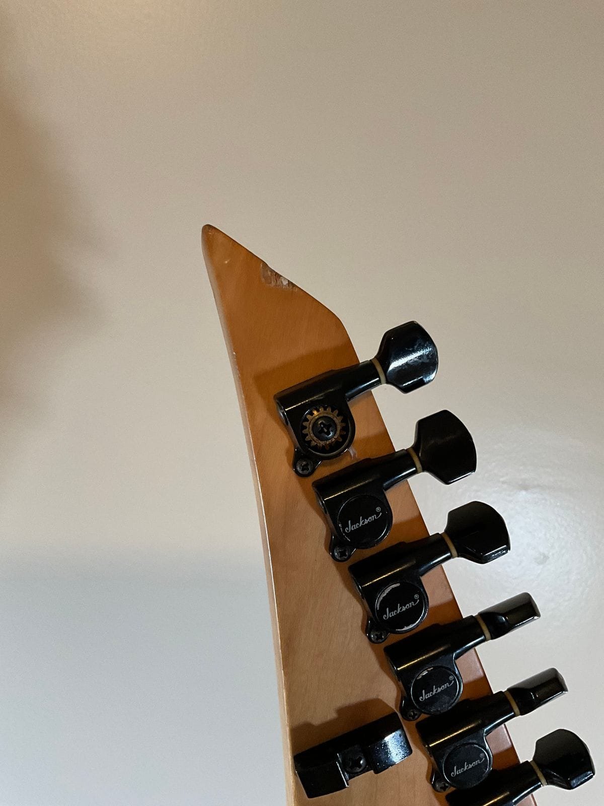 Charvel 375 Deluxe with Rosewood Fretboard 1989 - 1991 - Magenta - Image 17