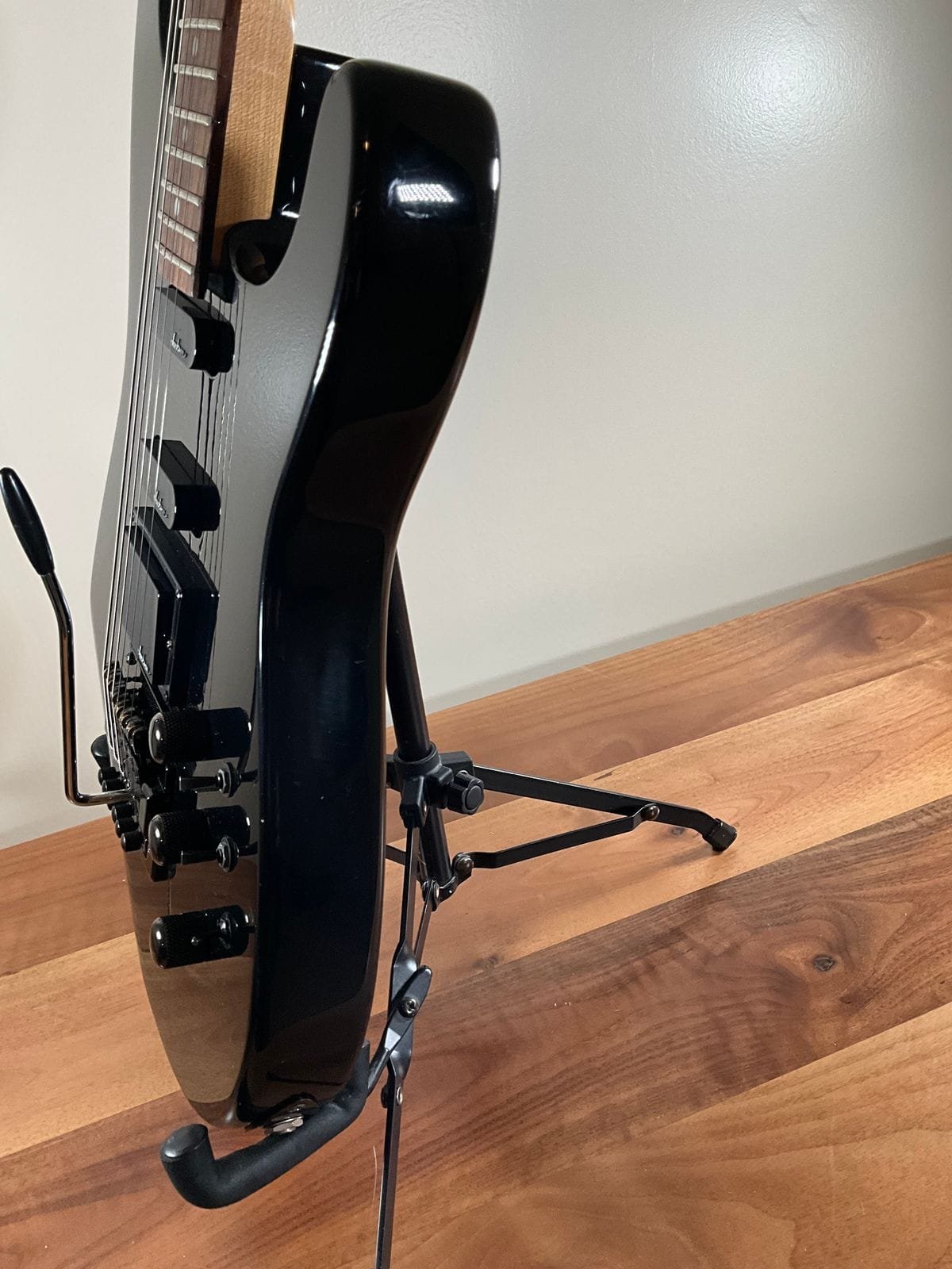 Charvel Model 4 HSS with Rosewood Fretboard 1986 - 1989 - Black - Image 10